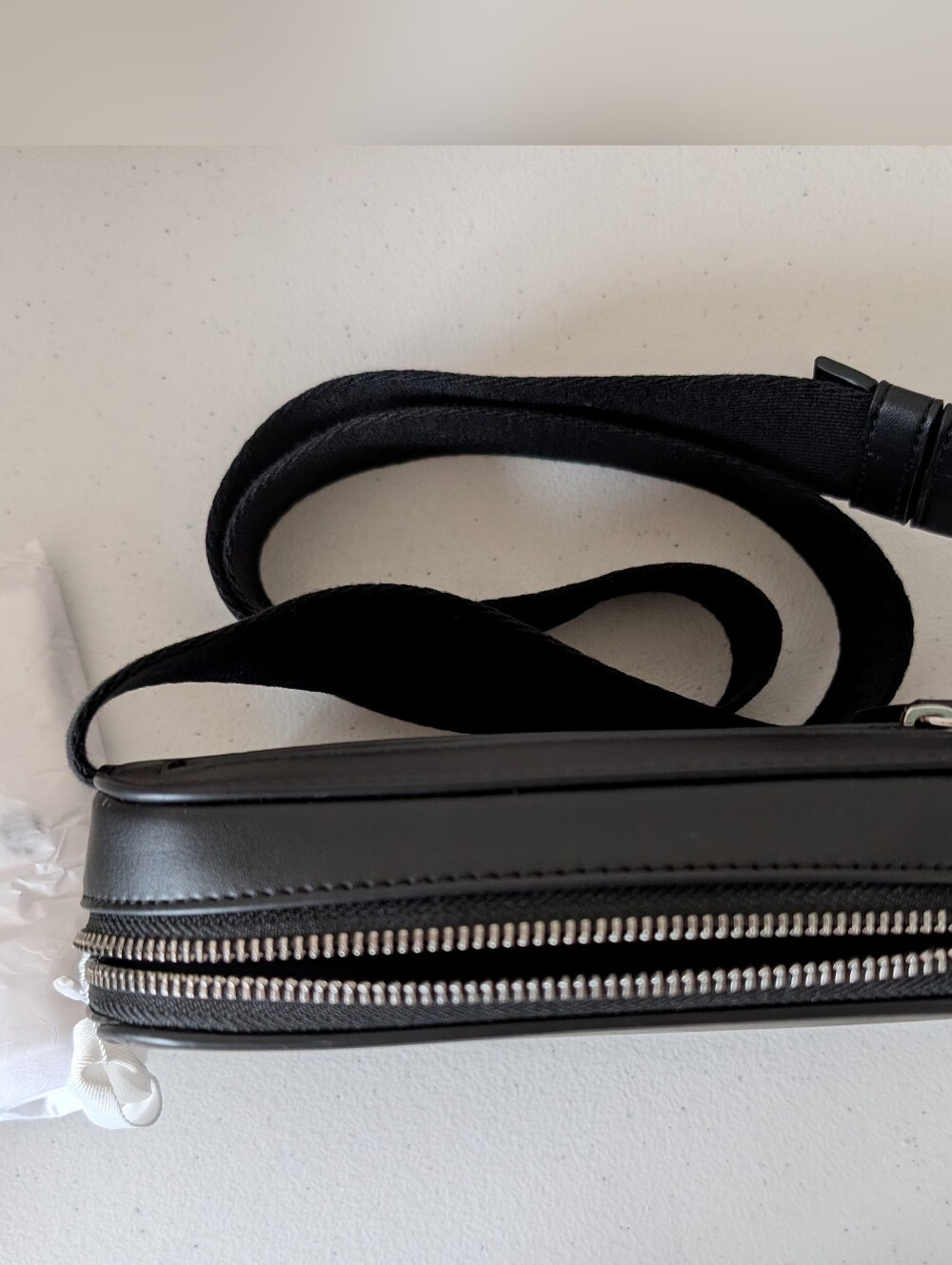 NWT Everywhere Belt Bag Cactus "Leather" 1L Black / Silver - Picture 4 of 15